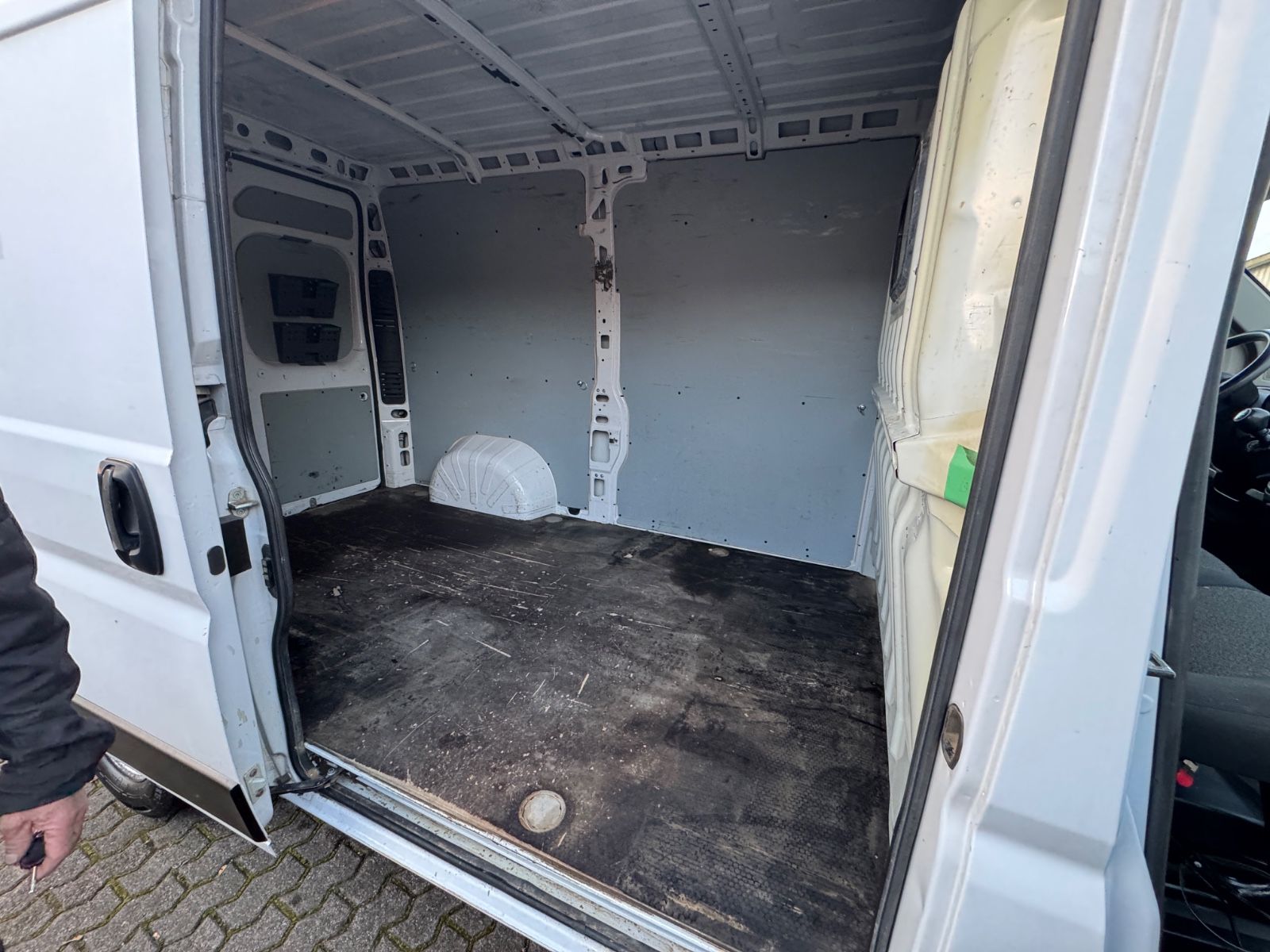 Fahrzeugabbildung Fiat Ducato Hochr.-Kasten 35 140 L2H2 RS: 3450 mm Nav