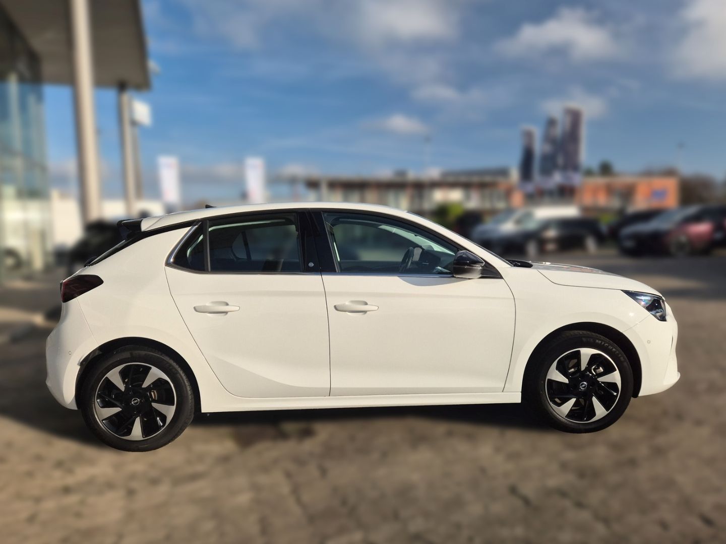 Fahrzeugabbildung Opel Corsa-e Corsa F e Elegance Navi LED ACC Apple Ca