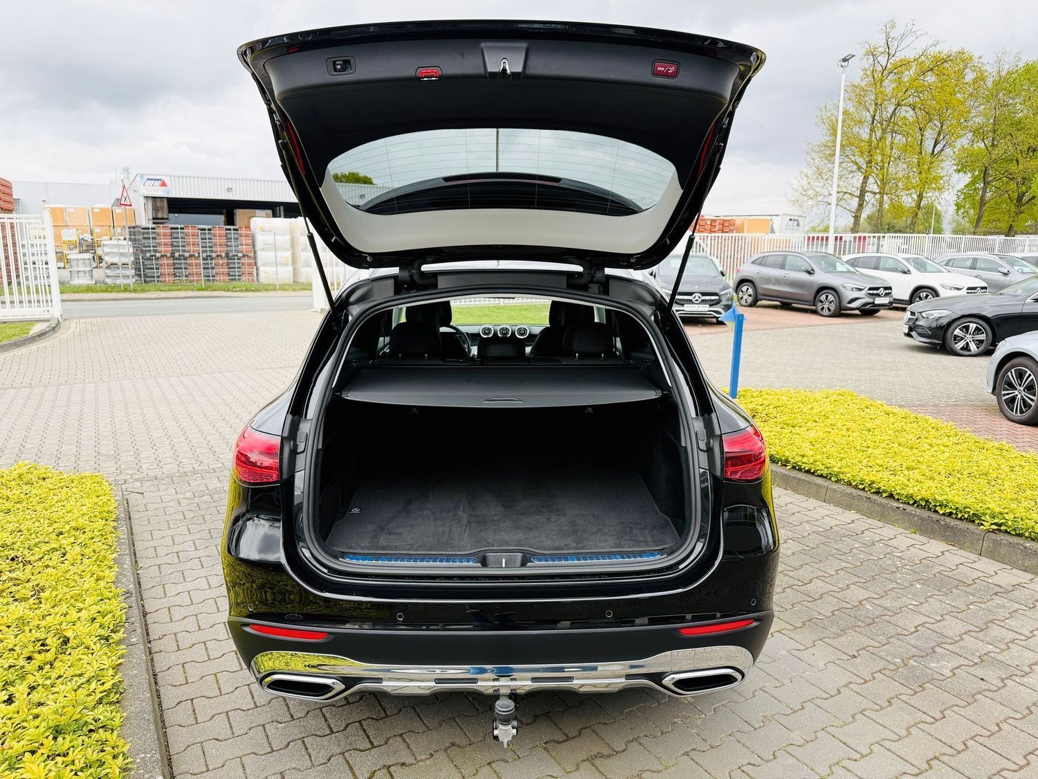 Fahrzeugabbildung Mercedes-Benz GLC 220 d 4M PROGRESSIVE, LED, PTS, RFK, AHK, To