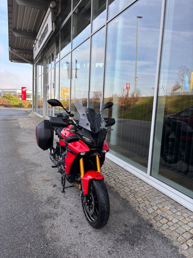 Fahrzeugabbildung Yamaha Tracer 9 GT Modell 2021 Akrapovic 94 DB
