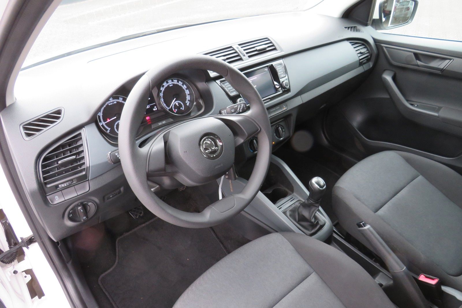 Fahrzeugabbildung SKODA Fabia Combi KLIMA SITZHEIZUNG PDC ALU 1.HAND
