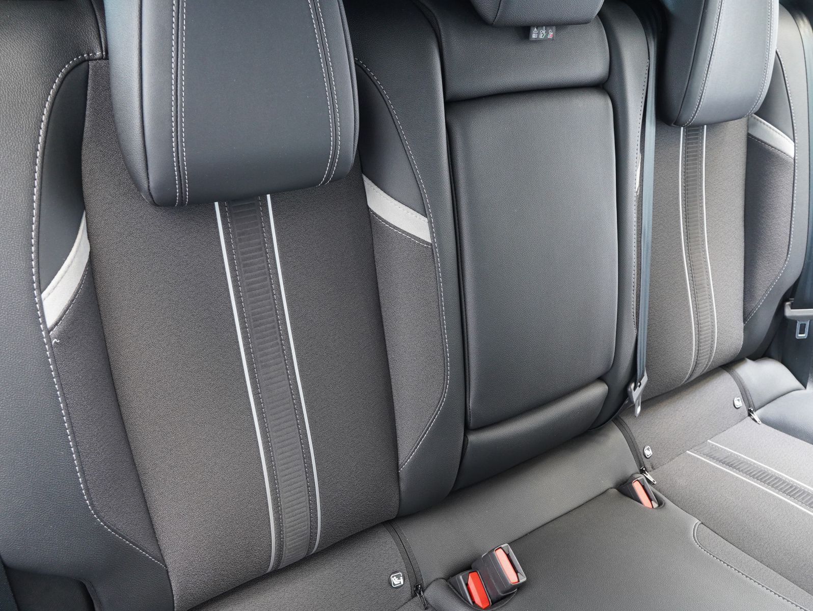 Fahrzeugabbildung Opel Astra L 1.2 Turbo Sports Tourer GS AHK