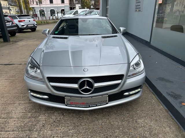 Fahrzeugabbildung Mercedes-Benz SLK 200 Autom.+Leder+Navi+SHZ+Aircraft+Panorama