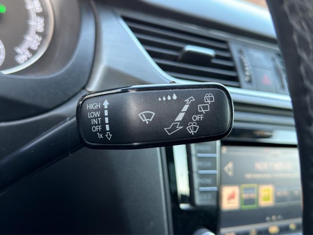 Skoda Rapid Spaceback Clever 1.4 TDI °Xenon°SHZ°Navi°