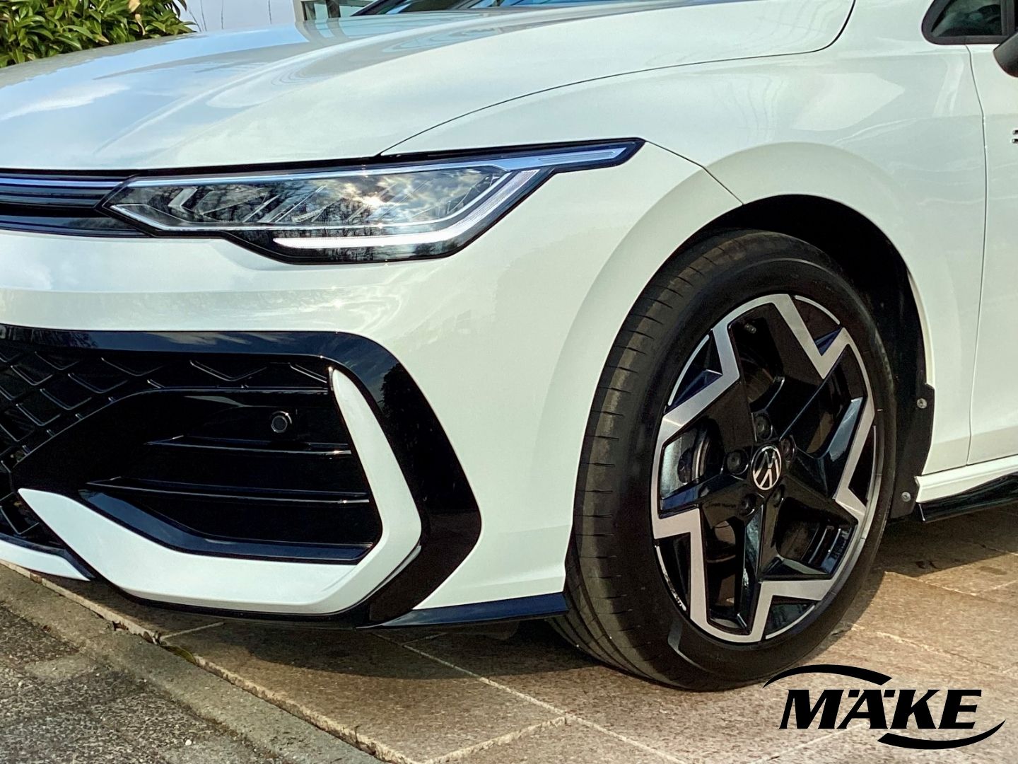 Golf R-Line 1.5 TSI AHK ACC LED RFK PDC ALU APP