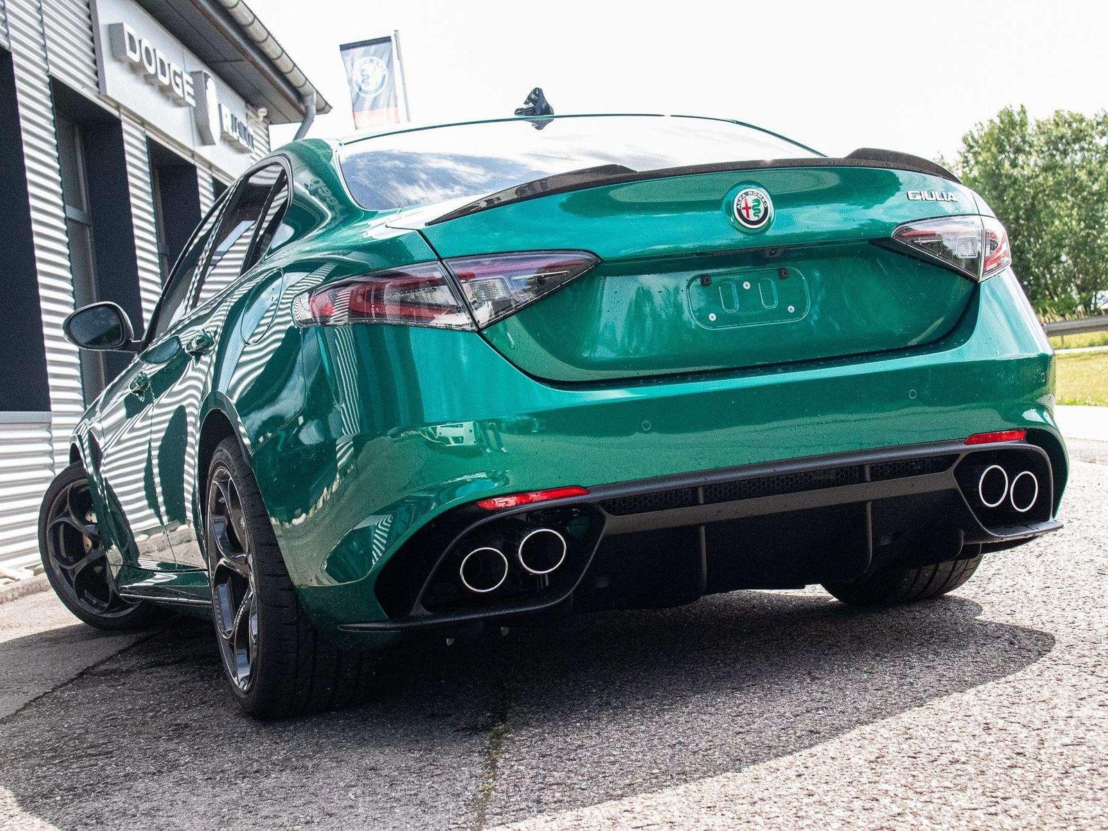 Fahrzeugabbildung Alfa Romeo Giulia Quadrifoglio 2,9l V6 vom AR Vertagshändle