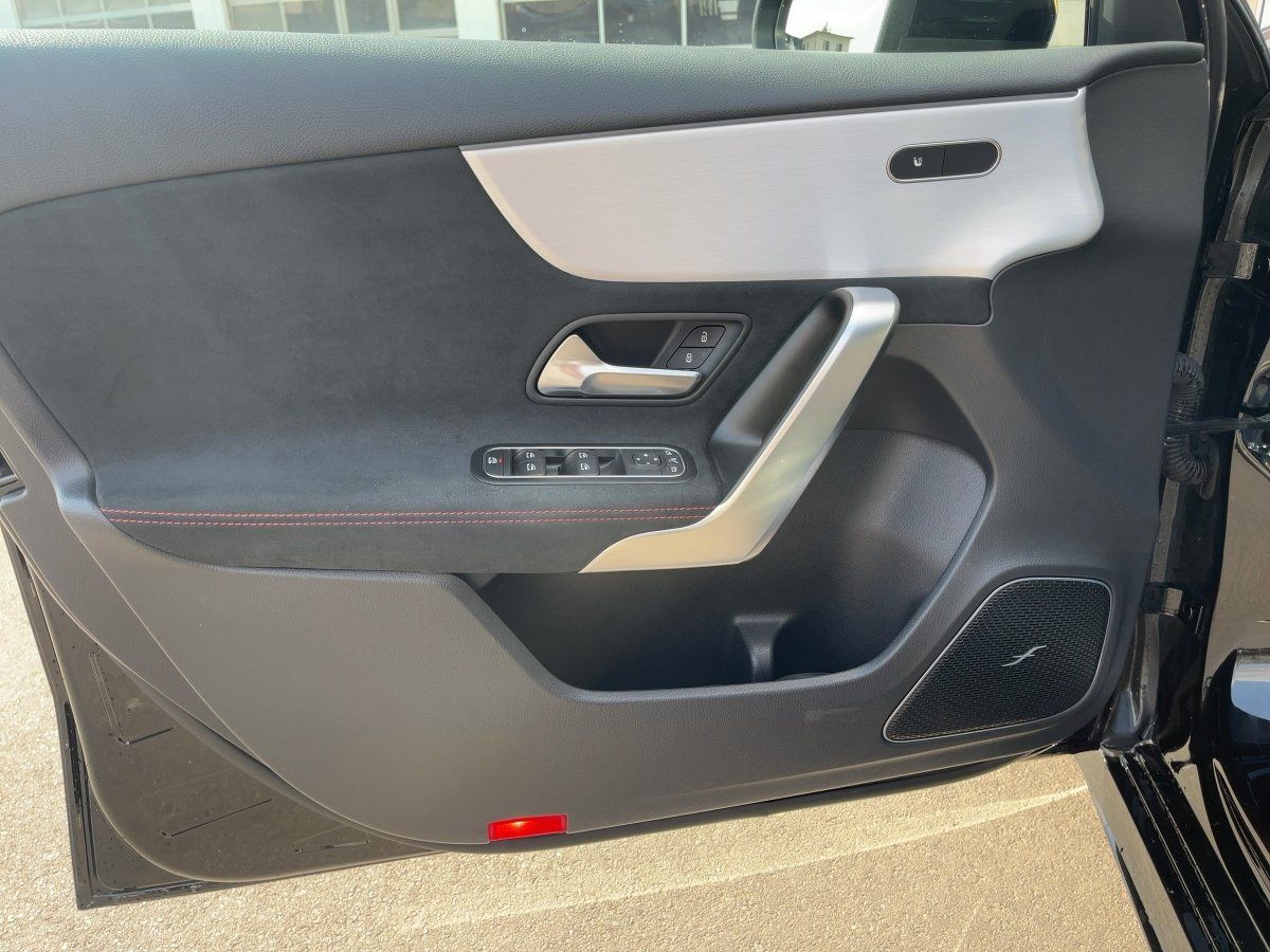 Fahrzeugabbildung Mercedes-Benz A 35 4M AMG/Night/Pano/Kamera/Burm.