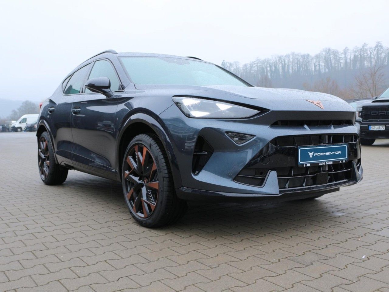 Fahrzeugabbildung CUPRA Formentor 1.5 eTSI DSG 150PS - mit KI generiert/bearbeitet