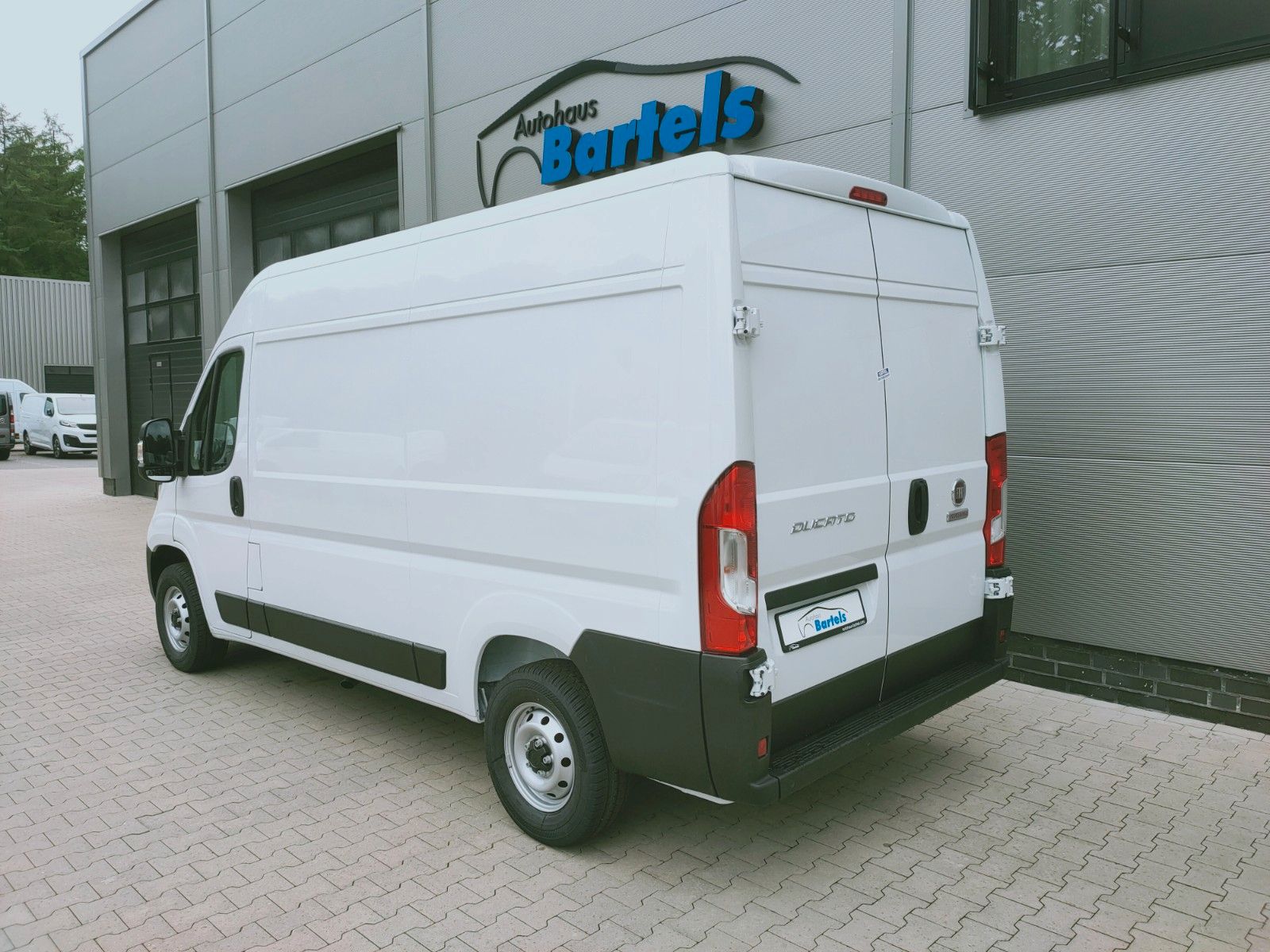 Fahrzeugabbildung Fiat Ducato Serie 9 L2H2 140 MJT TEMPOMAT PDC