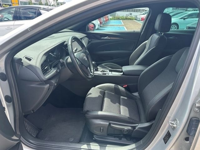Insignia  Elegance Navi Freisprecheinrichtung