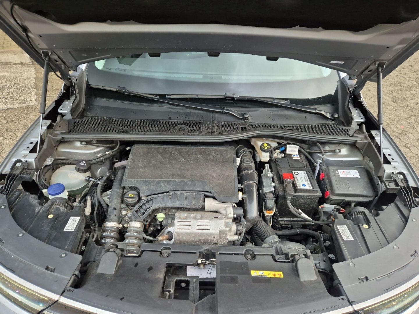 Fahrzeugabbildung Opel Mokka Elegance Digitales Cockpit LED Apple CarPl