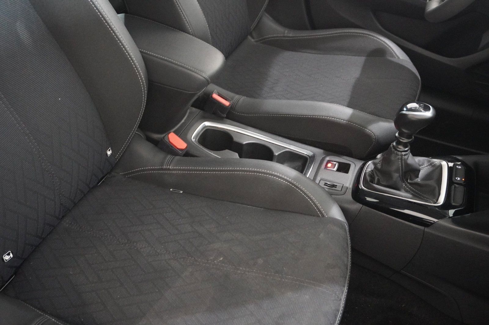 Fahrzeugabbildung Opel Corsa F 1.2T ELEGANCE NAVI/LED/SPORT/VIRTU./DAB+