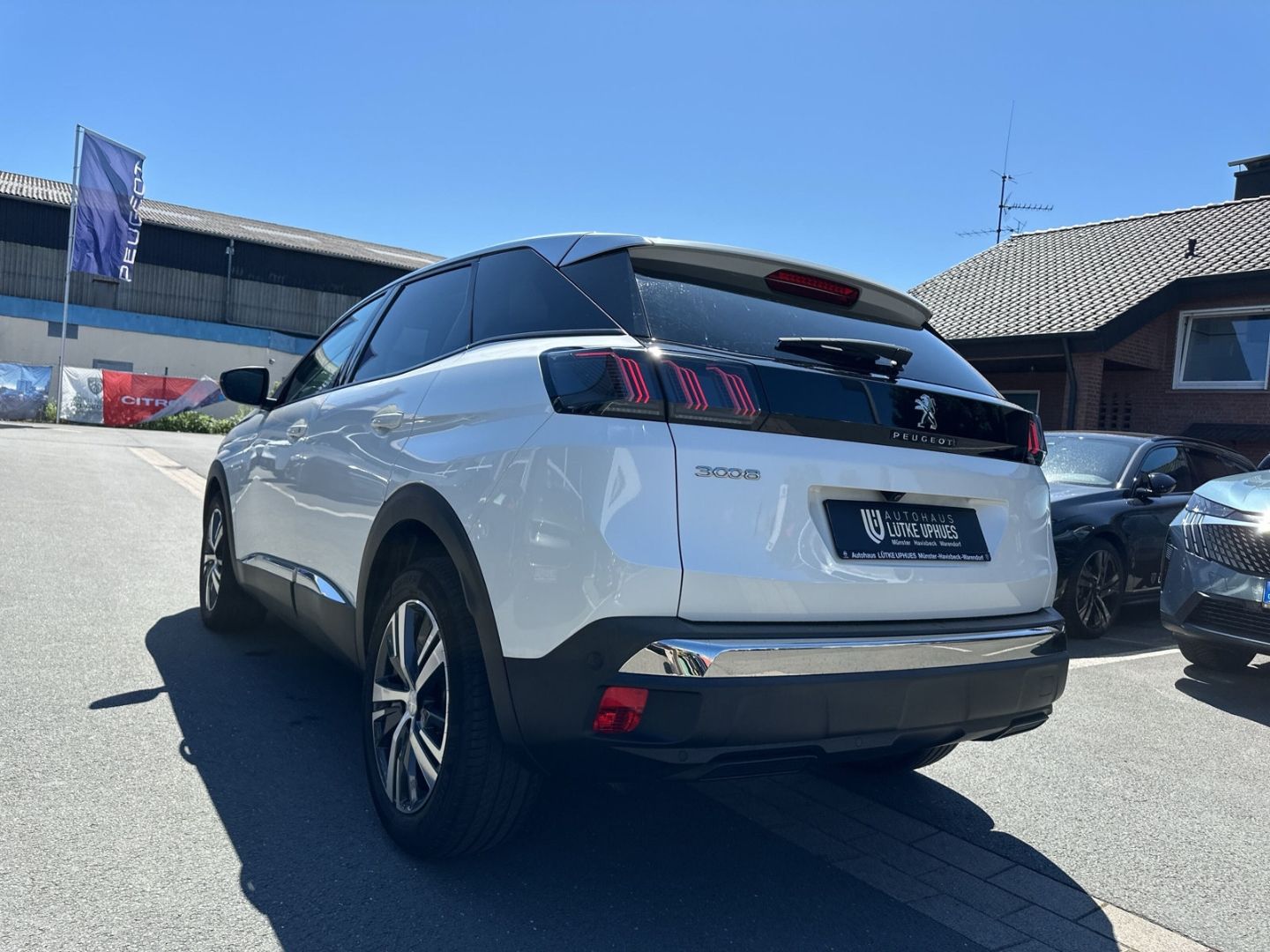 Fahrzeugabbildung Peugeot 3008 Allure 1.2 PureTech 130 Navi CarPlay Androi