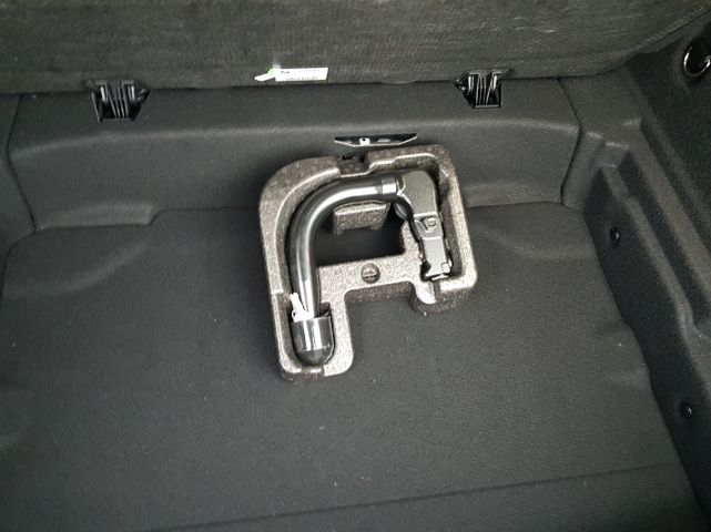 Fahrzeugabbildung BMW 116d Advantage+AHK+LED+PDC+Sitzhzg+Klimaautom.