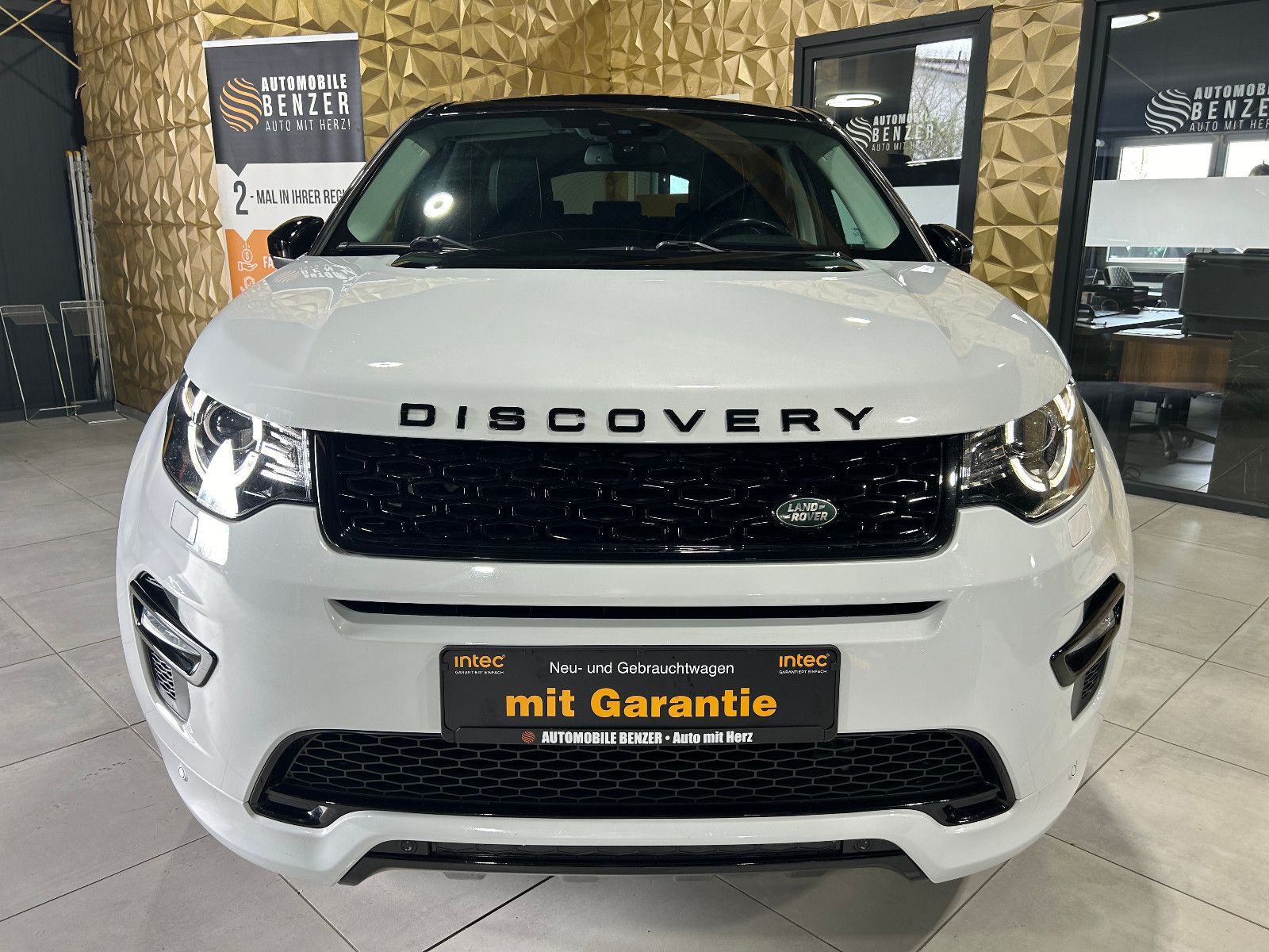 Fahrzeugabbildung Land Rover Discovery Sport SE AWD/KAMERA/NAVI/SHZ/PDC/