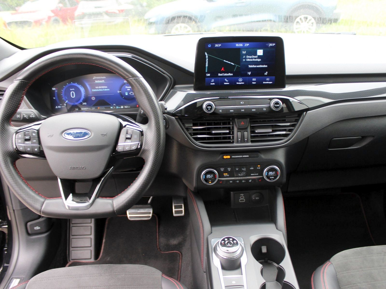 Fahrzeugabbildung Ford Kuga Plug-In Hybrid ST-Line X 2,5 Duratec
