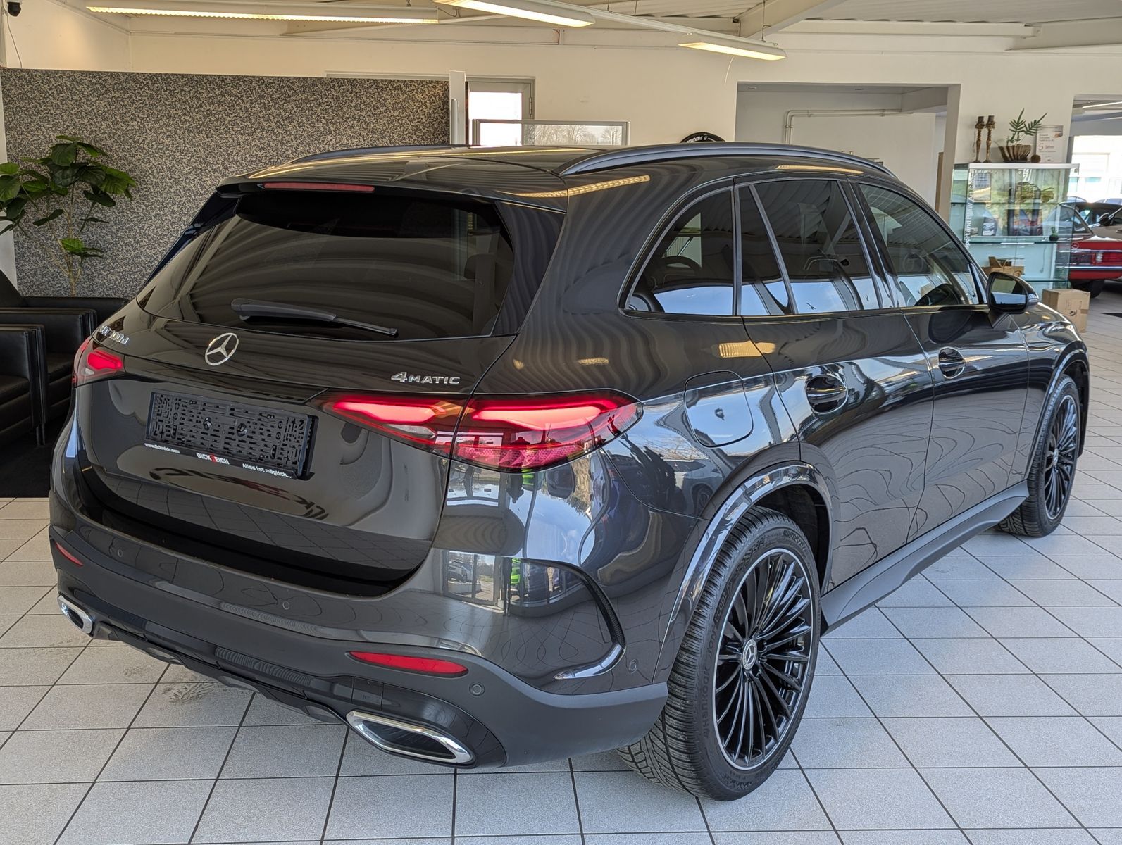 Fahrzeugabbildung Mercedes-Benz GLC 300 d 4M AMG Pano Digital-Light ACC AHK 20"
