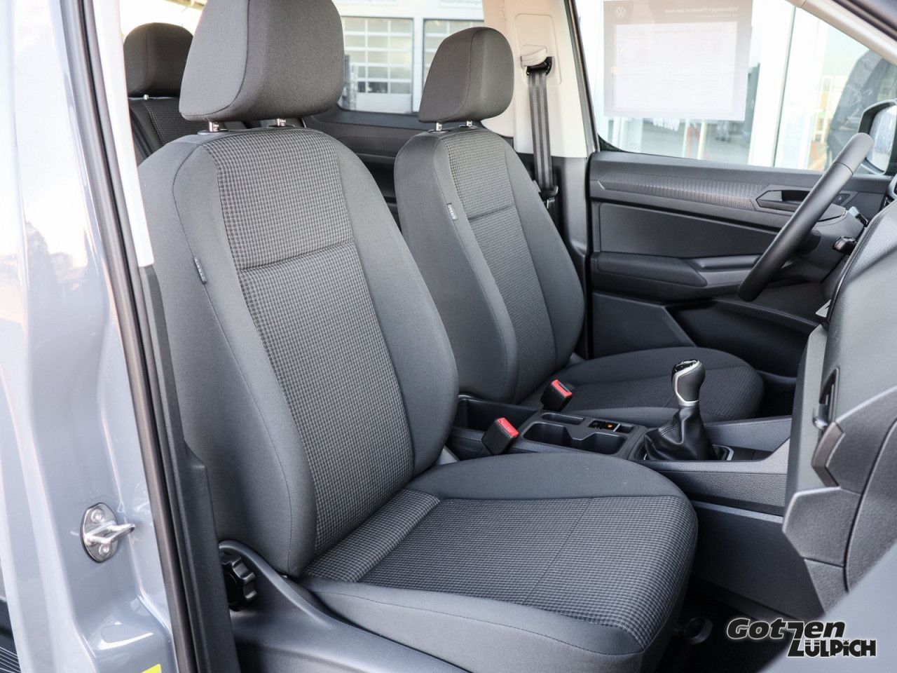 Fahrzeugabbildung Volkswagen Caddy 1.5 TSI Klima AHK App-Connect Winterpaket