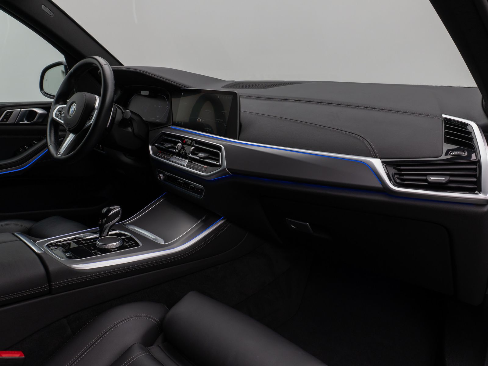 Fahrzeugabbildung BMW X5 xD30d M Sport 360°Laser HUD DAB HiFi 22Zoll