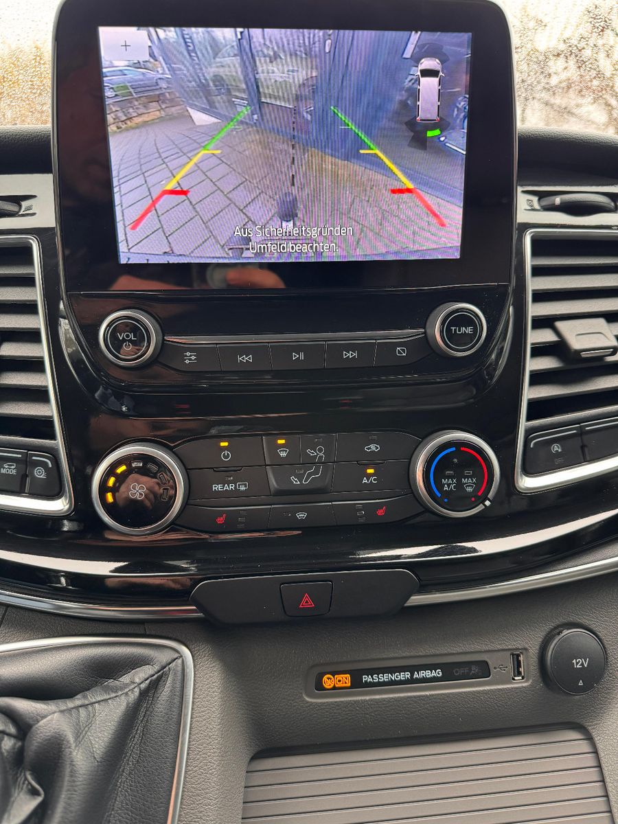 Fahrzeugabbildung Ford Tourneo Custom 320 L2H1*8SITZE*AHK*ACC*SPURH*