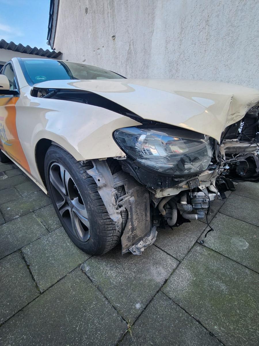 Mercedes-Benz E 200 E Limousine E 200 d