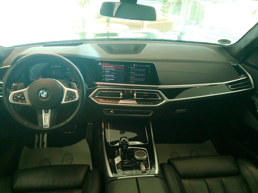 BMW X7 M50