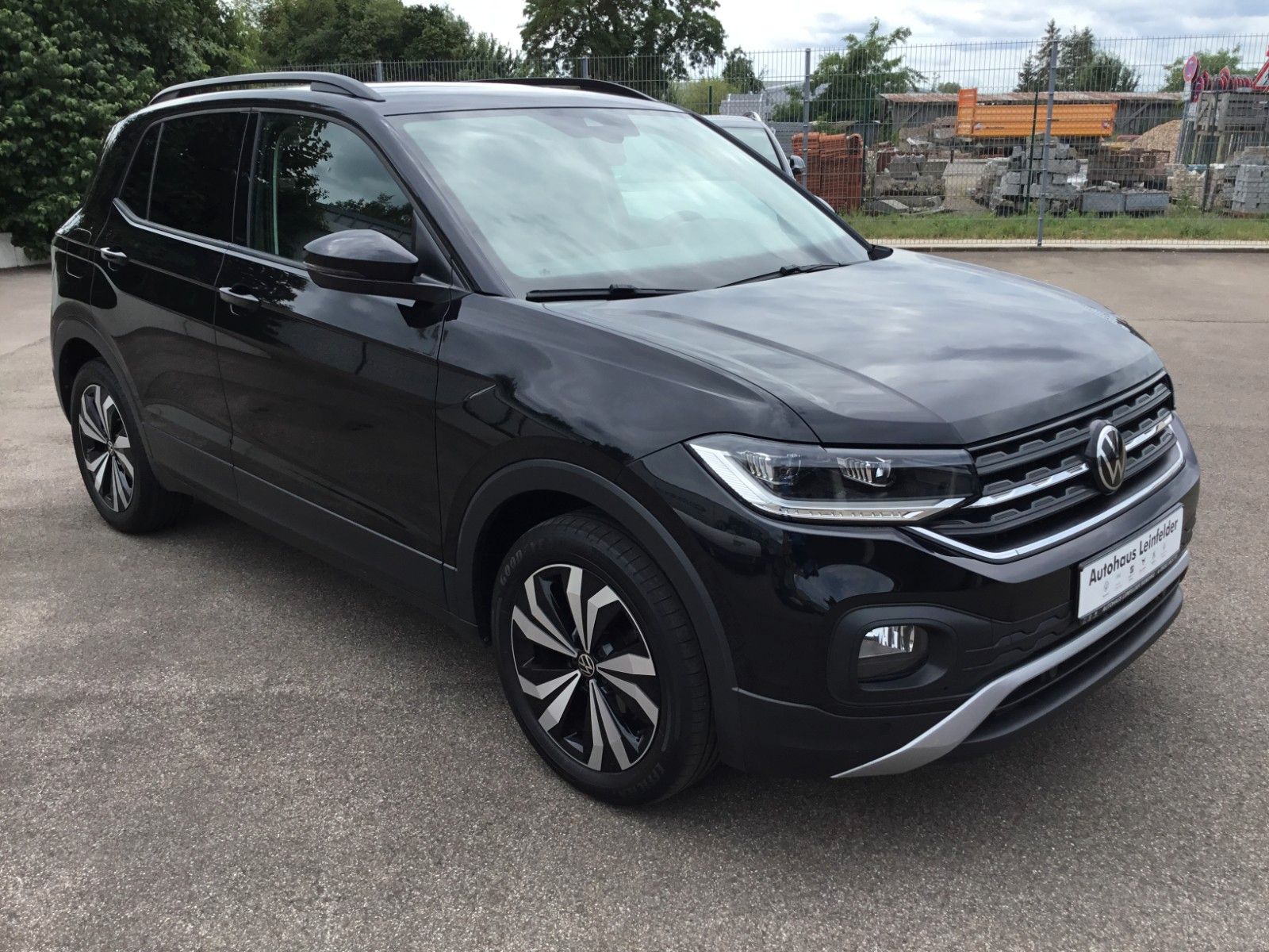 Fahrzeugabbildung Volkswagen T-Cross Life 1.0 TSI DSG+LED+ACC+17"+AppConnect