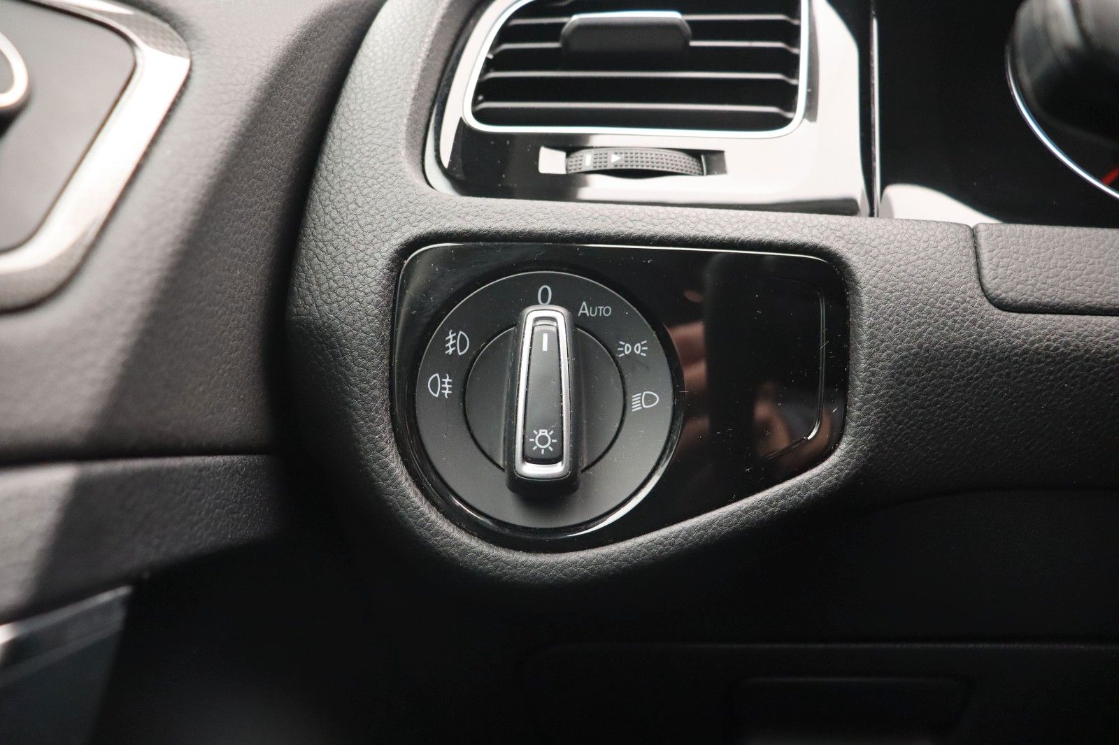 Fahrzeugabbildung Volkswagen Golf VII 1.0 Lim. Join