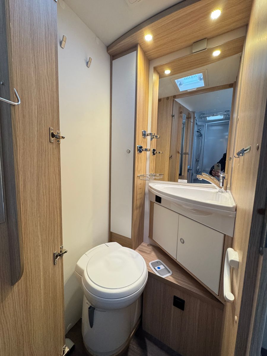 Fahrzeugabbildung Sunlight T69 L PANORAMA DACHKLIMA SAT NAVI QUEENSBETT WC+