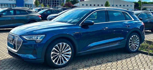 AUDI e-tron 50 quattro -