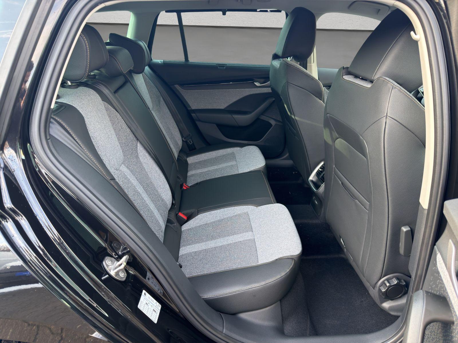 Skoda Octavia Combi 1.5 TSI DSG Balance LED AHK 5Jahre