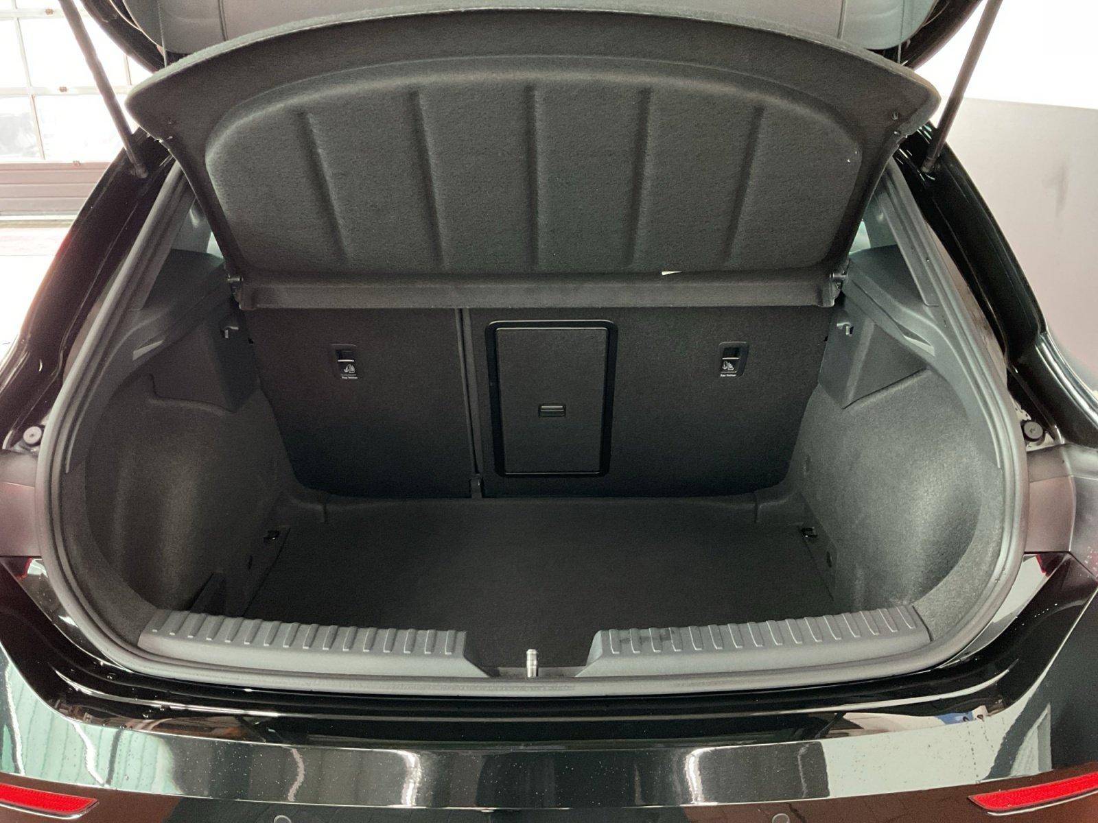 Cupra Leon 1.5 eTSI DSG LED+TEMPOMAT+18Z LM-FELGEN