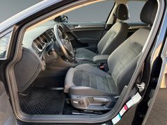 Fahrzeugabbildung Volkswagen Golf VII Variant Comfortline Navi Sitzh ACC AHK