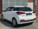 Hyundai i20 Select, Schekheft, 1st HAND - Hyundai Gebrauchtwagen in Oberhausen