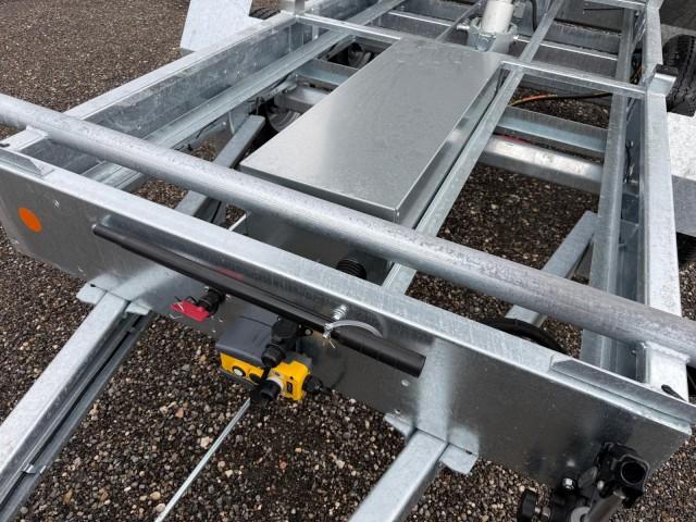 Humbaur 3-Seitenkipper HTK 3000.31 Alu, mit Blechaufsatz