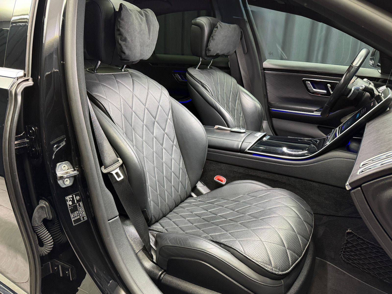 Fahrzeugabbildung Mercedes-Benz S 400 d Limousine L 4Matic|Burmester|MASSAGE|HuD