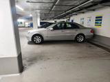 Mercedes-Benz Mercedes E 320 Elegance - Mercedes-Benz E 320 aus 2004 mit Benzin-Antrieb: Limousine