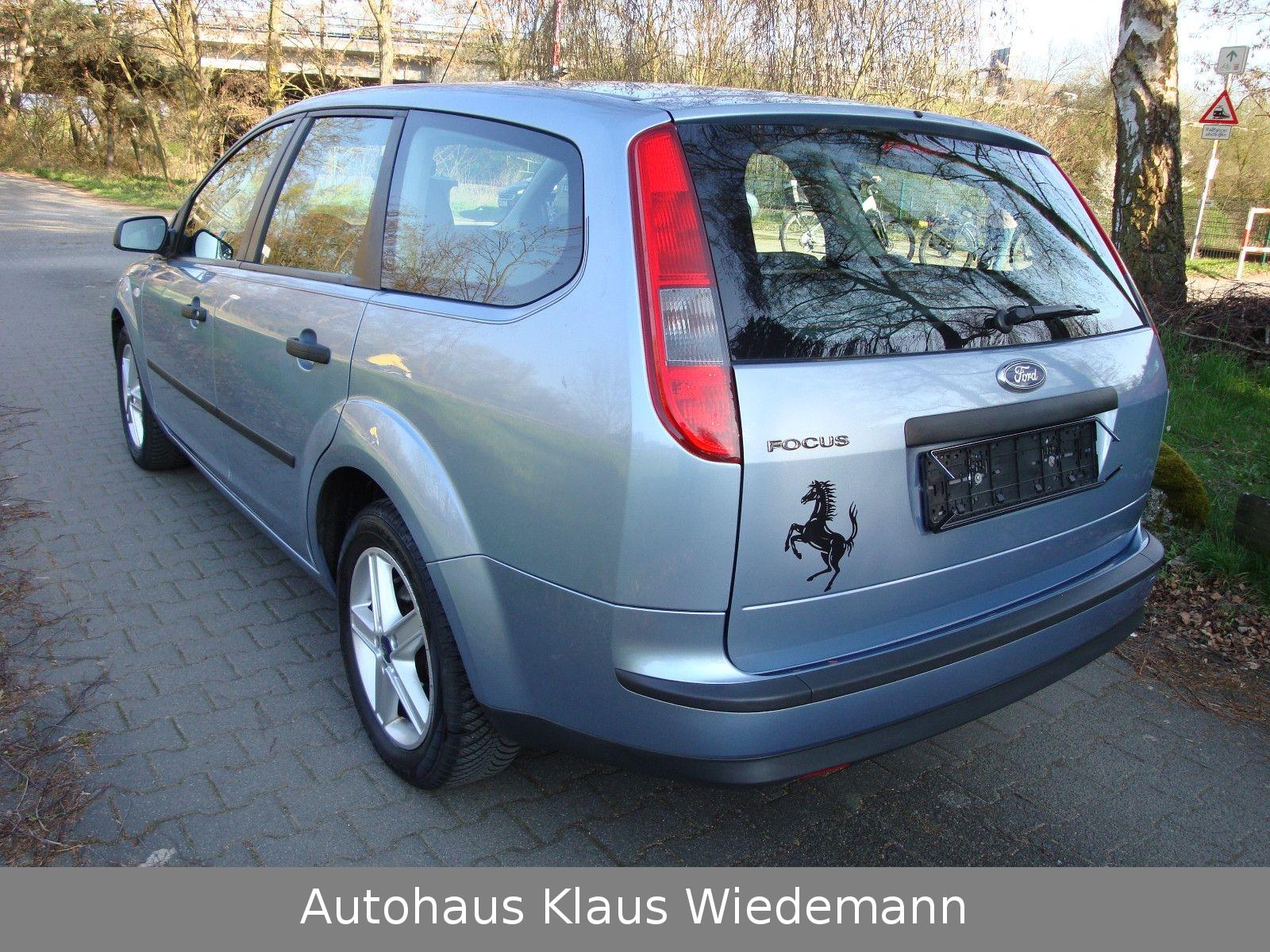 Ford Focus 2005 — interior