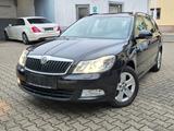 Skoda Octavia Combi Elegance AHK/Xenon/PDC/Tempomat - Skoda Octavia aus 2009 mit Diesel-Antrieb