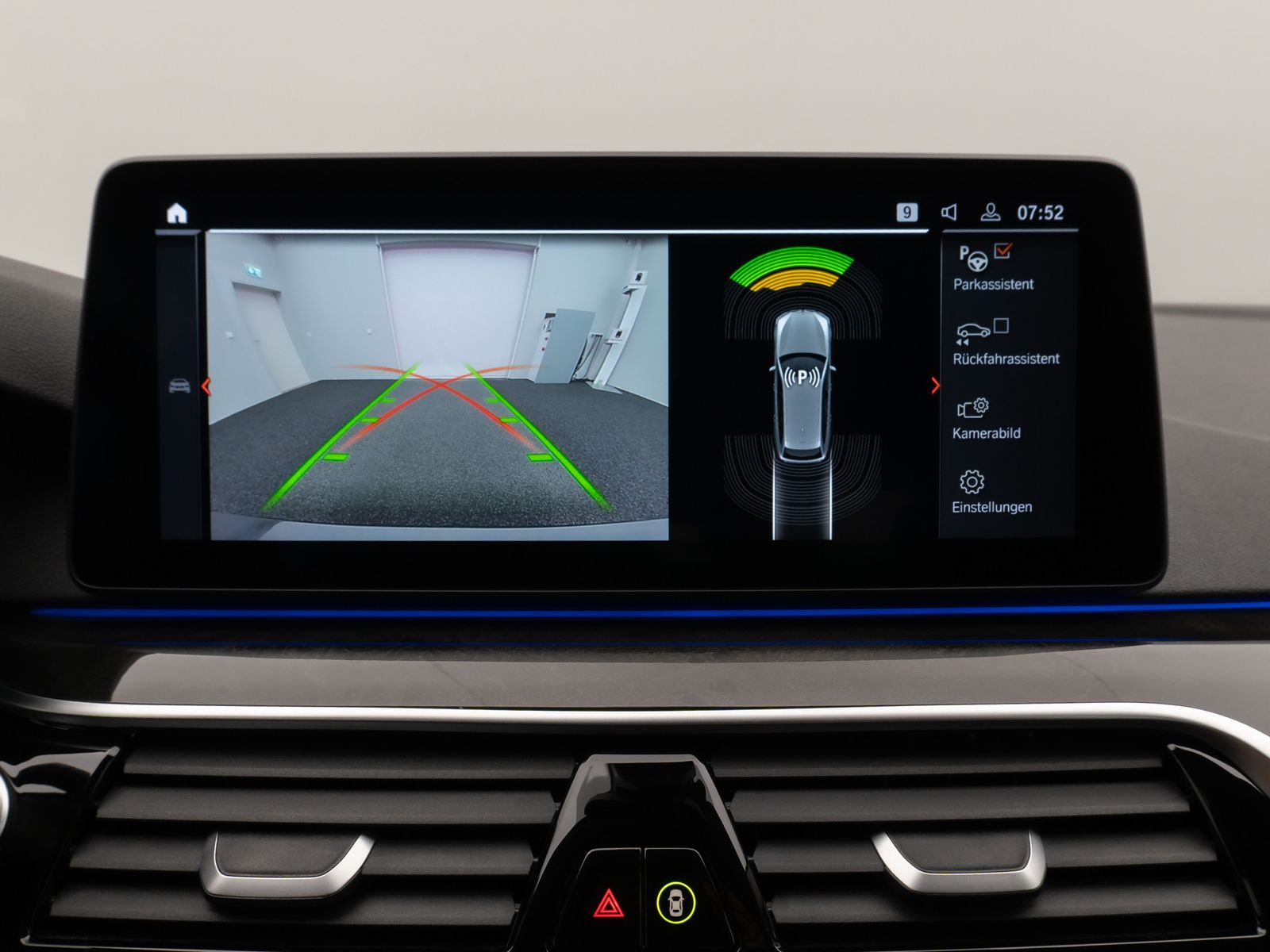 Fahrzeugabbildung BMW 520d xD Kamera HUD DAB HiFi Belüftung Leder Komf