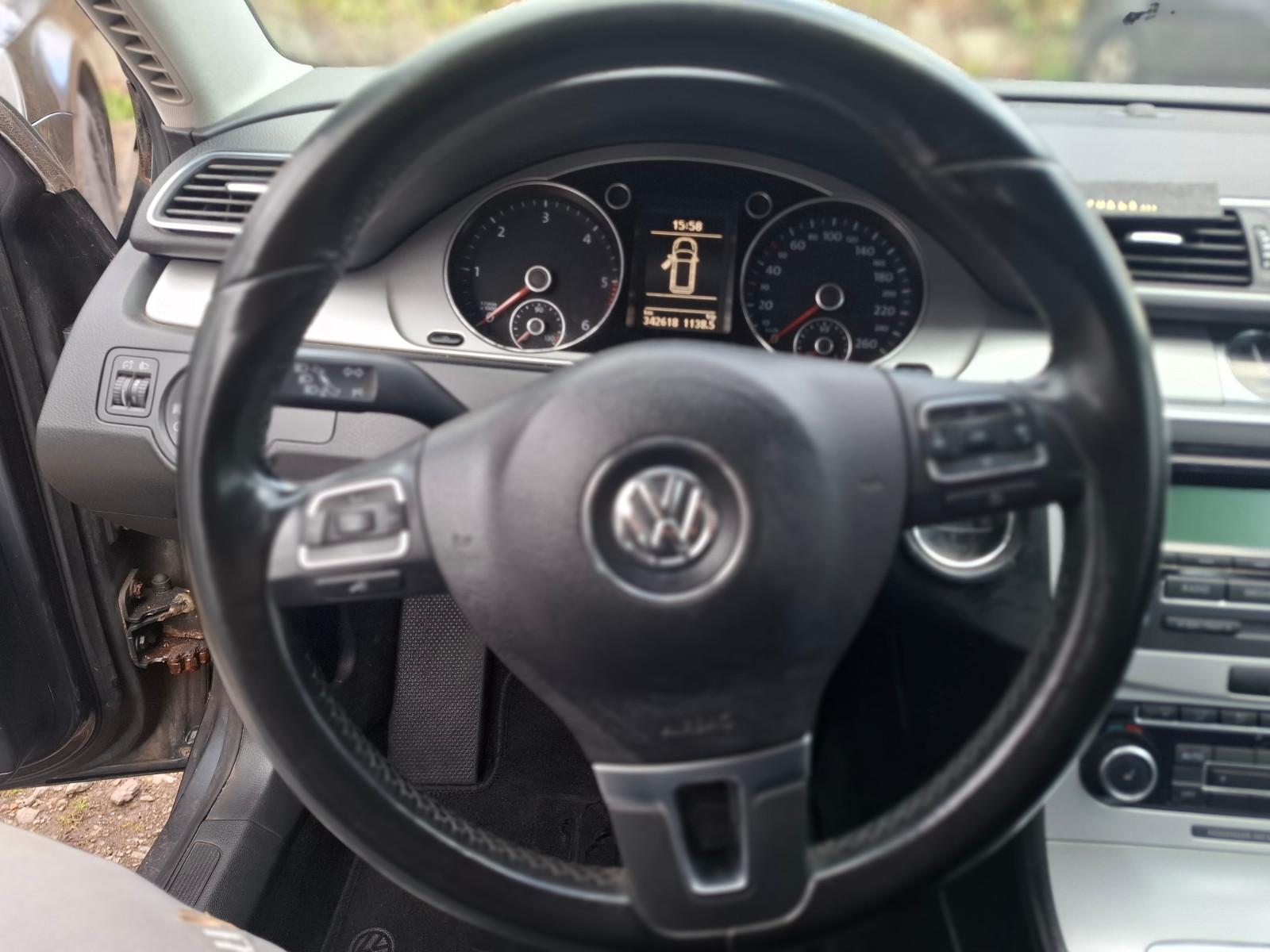 Volkswagen Passat 2011 — photo 13