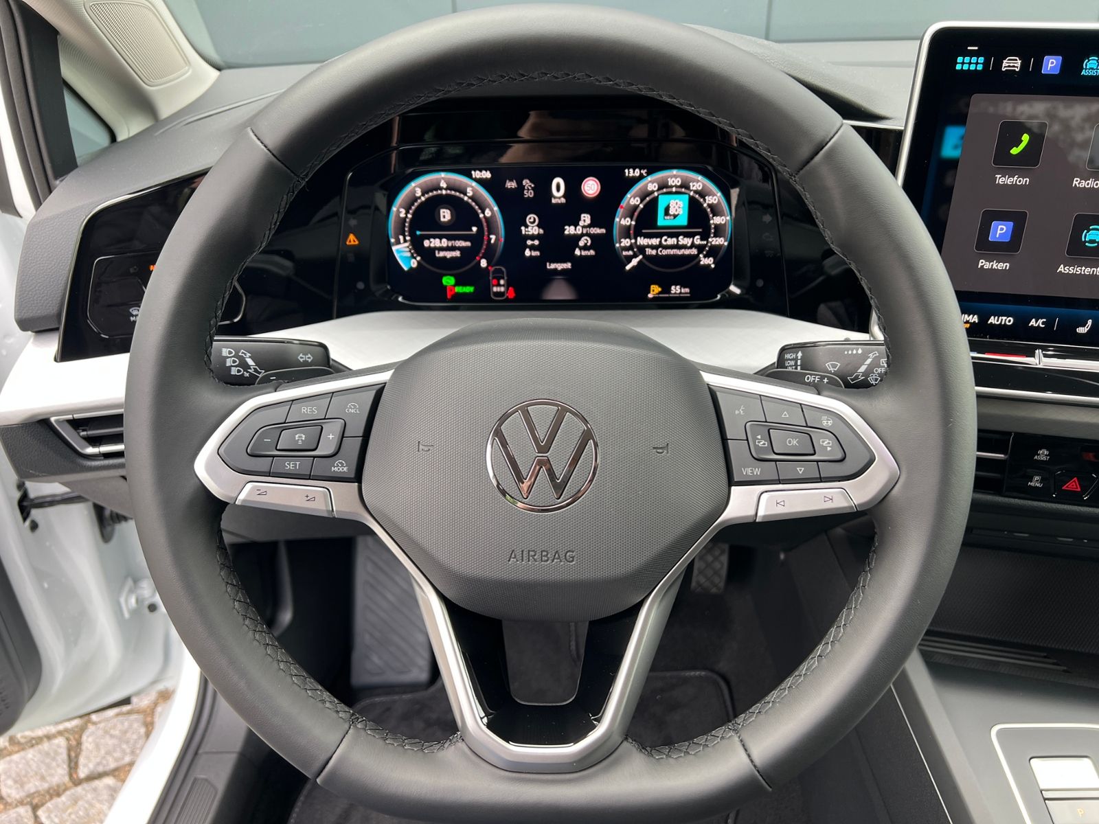 Fahrzeugabbildung Volkswagen Golf VIII Life 1.5 eTSI DSG *LED, ACC, Kamera, 1