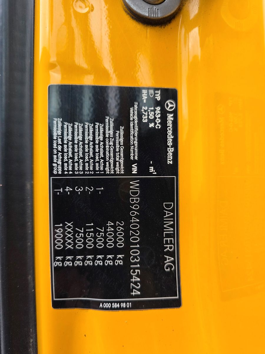 Fahrzeugabbildung Mercedes-Benz Arocs 2545 L 6x2 HMF 2110L Zange Retarder