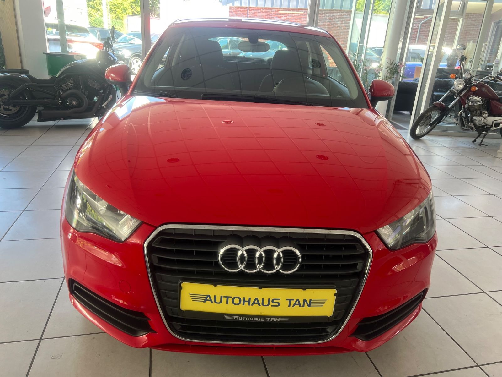 Fahrzeugabbildung Audi A1 attraction * Sitzheizung *