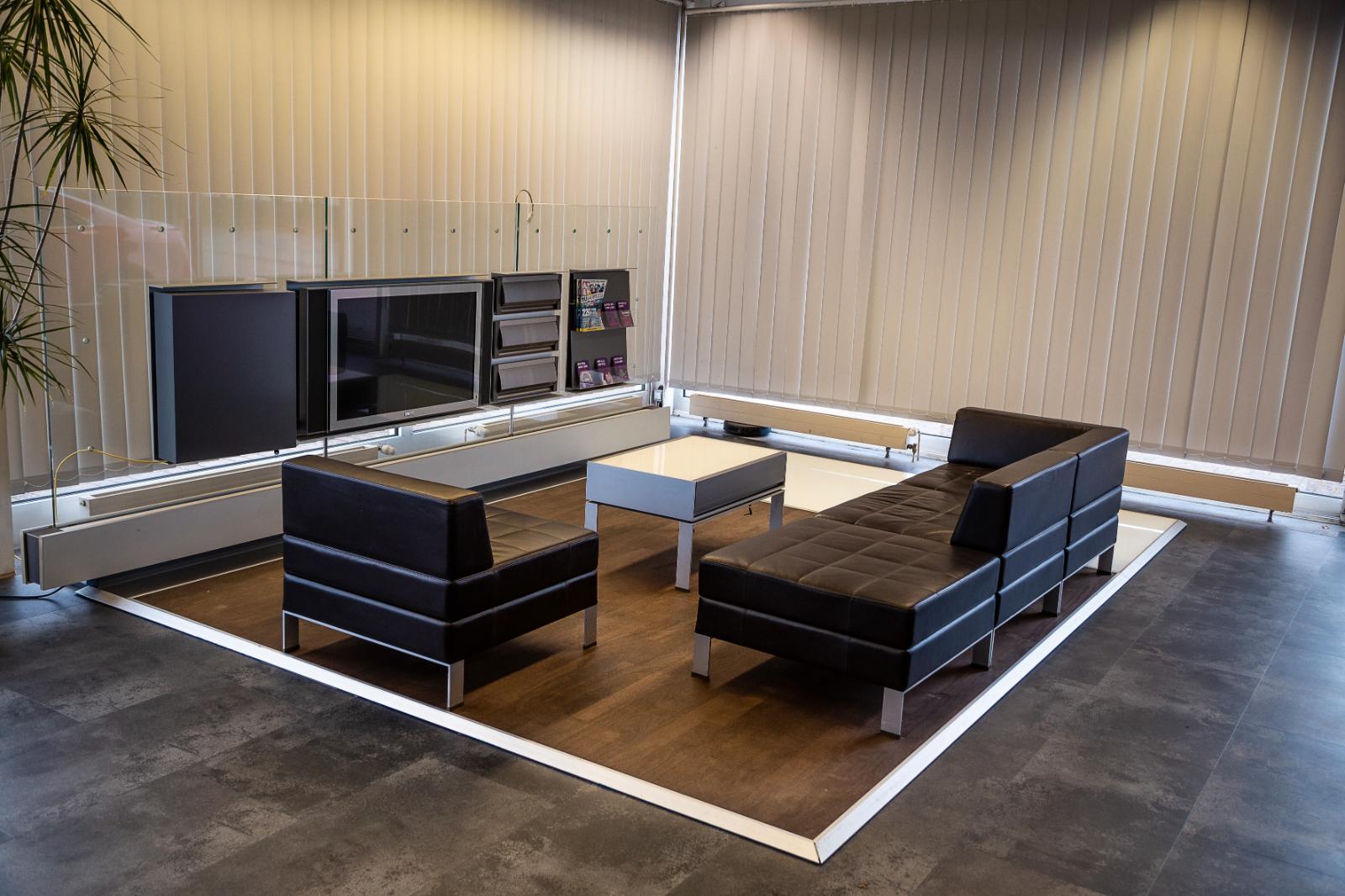 showroom-image-main