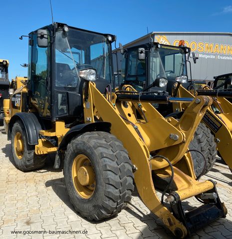 CAT 907M