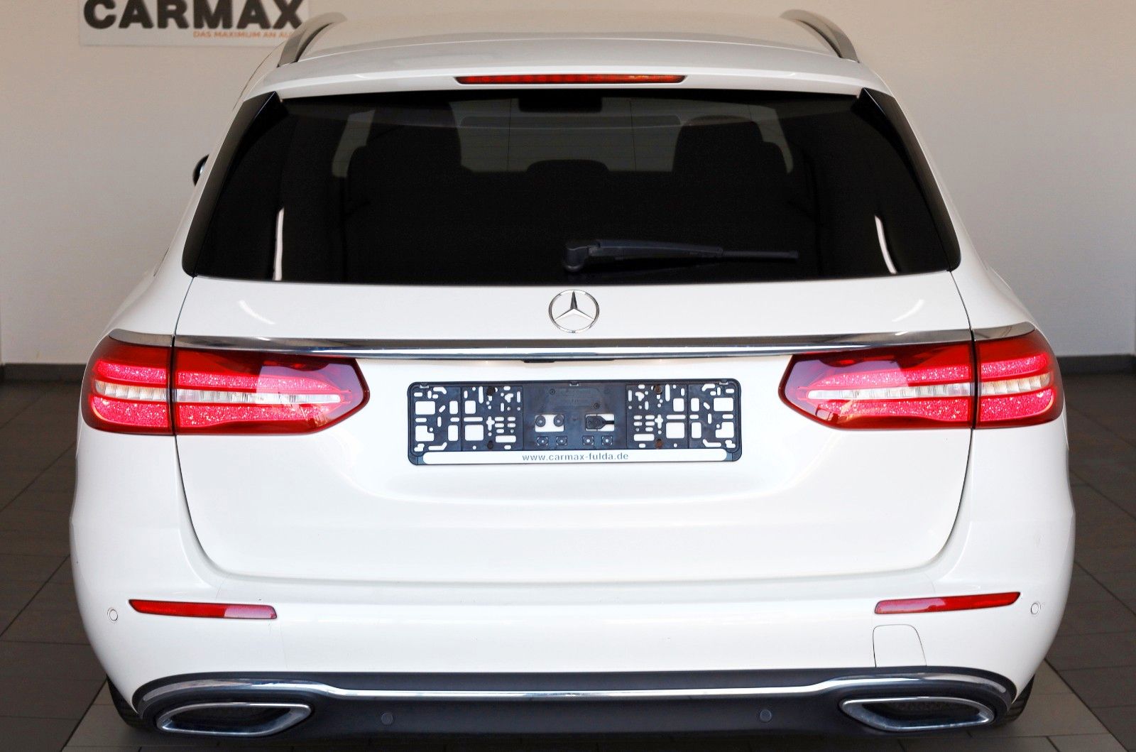 Fahrzeugabbildung Mercedes-Benz E 220d T T.Leder,Navi,LED,SD,Kamera,SH,PDC,SR+WR