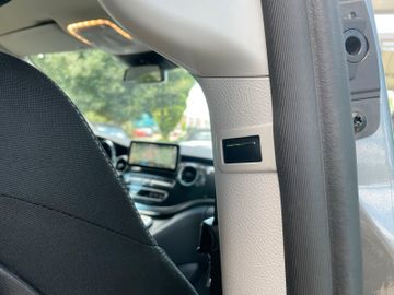 Mercedes V 250 - 12