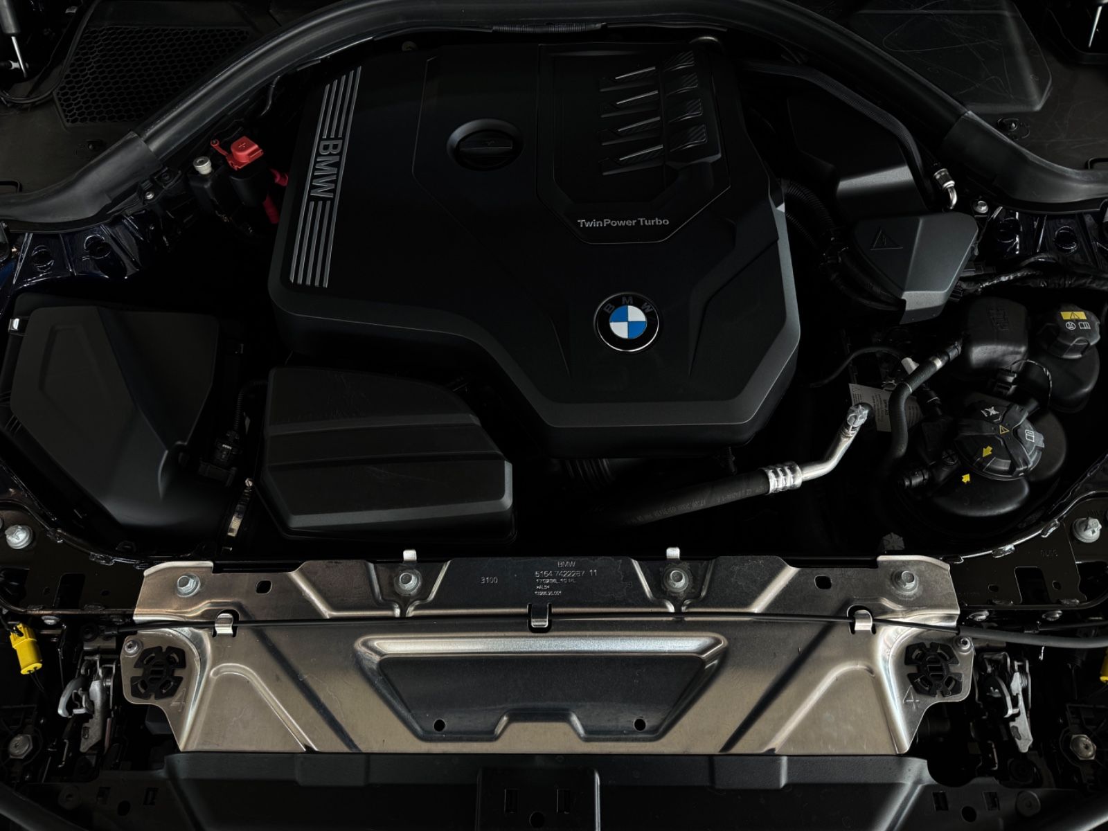 Fahrzeugabbildung BMW 330i xD Panorama DAB CockPitPlus Lordo Sport LED