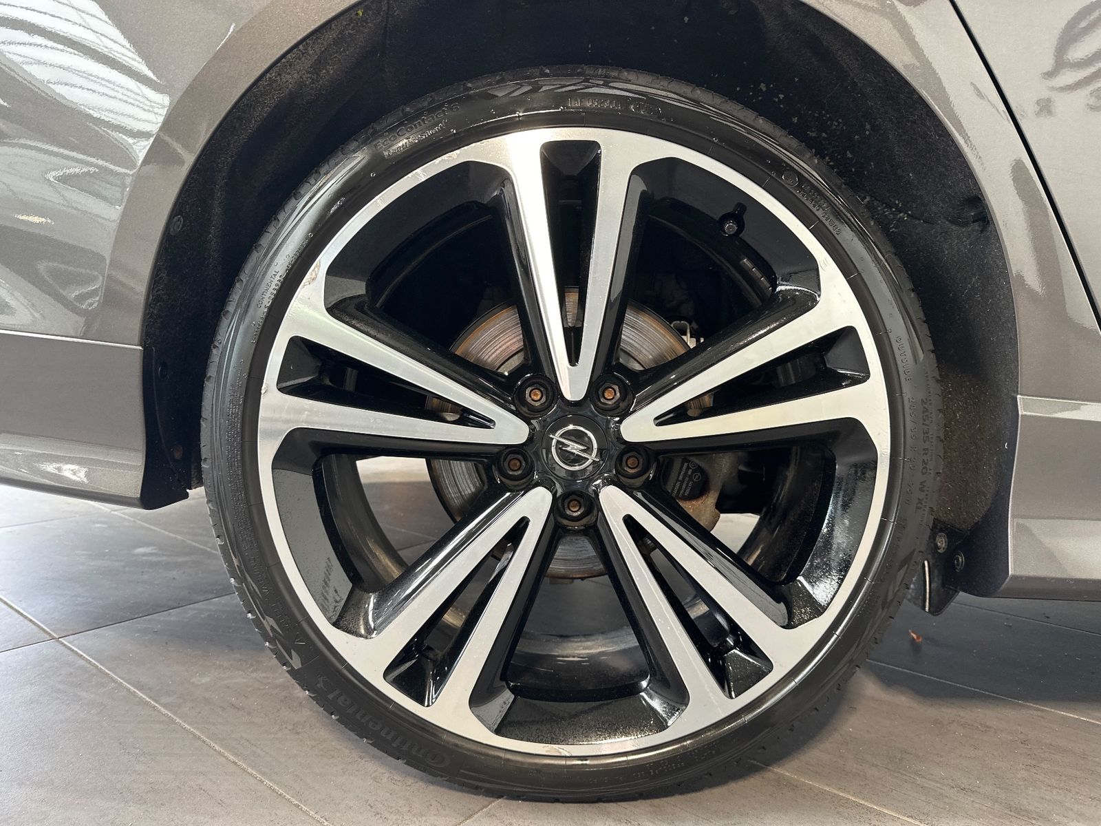 Fahrzeugabbildung Opel Insignia ST 2.0 D Ultimate AT NAV+LED+ACC+KAMERA